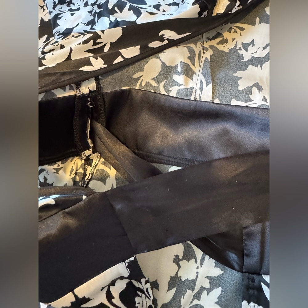 Black & White Floral Kimono Wrap Dress - Picture 5 of 7